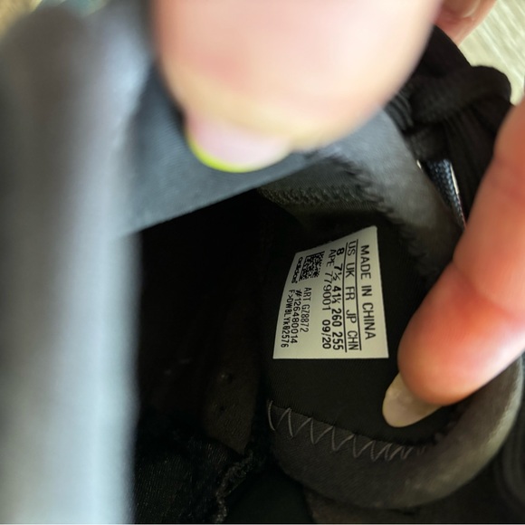 Yeezy Quantum Frozen Blue - Picture 5 of 5